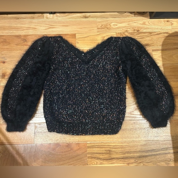 Chic Vintage Black Knit Sweater with Angora Mix - Picture 2 of 9